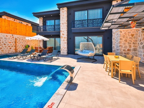  gece  -  Kasım
  | Seydikemer Karadere'de Romantik Balayı Villası: Çift Jakuzili Lüks Kaçamak